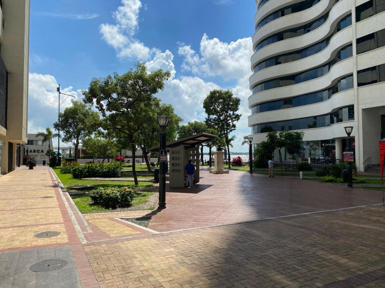 Puerto Santa Ana, Torres Bellini, 2 Dormitorios, Parqueo Guayaquil Exterior foto